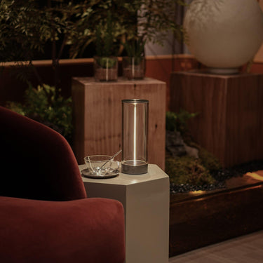 Modern Magnetic Table Lamp | Kalsten