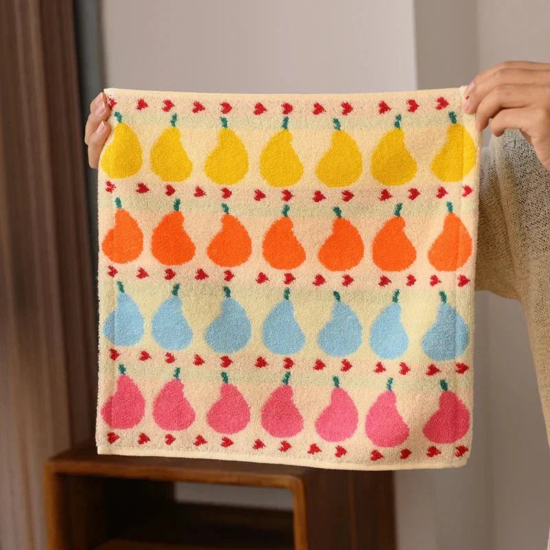 Kalsten | Soft children's towel made of cotton with pear motif