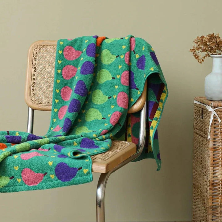 Kalsten | Soft children's towel made of cotton with pear motif