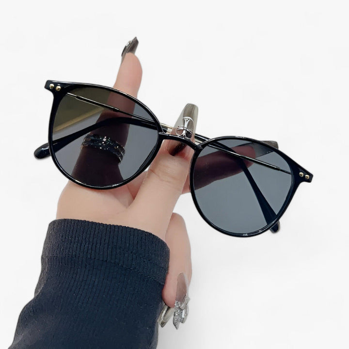 Luxury Women's Sunglasses with Round Frame - Liora | Kalsten