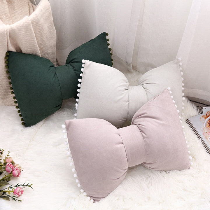 Kalsten | Bow-shaped Decorative Cushion as Decorative Accent