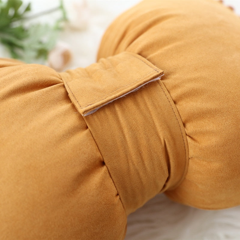 Kalsten | Bow-shaped Decorative Cushion as Decorative Accent