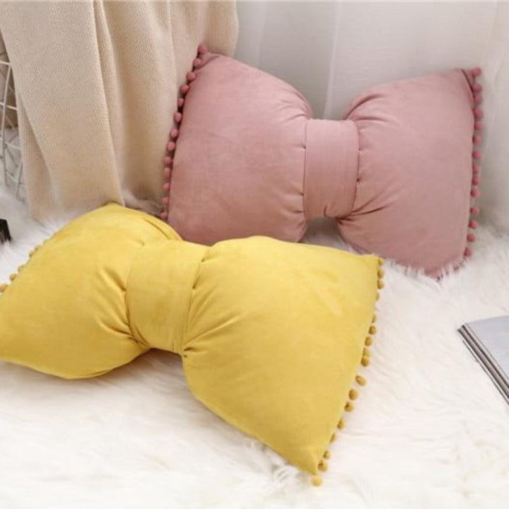 Kalsten | Bow-shaped Decorative Cushion as Decorative Accent