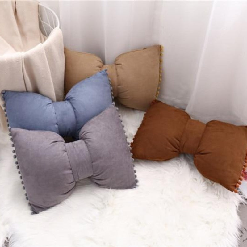Kalsten | Bow-shaped Decorative Cushion as Decorative Accent