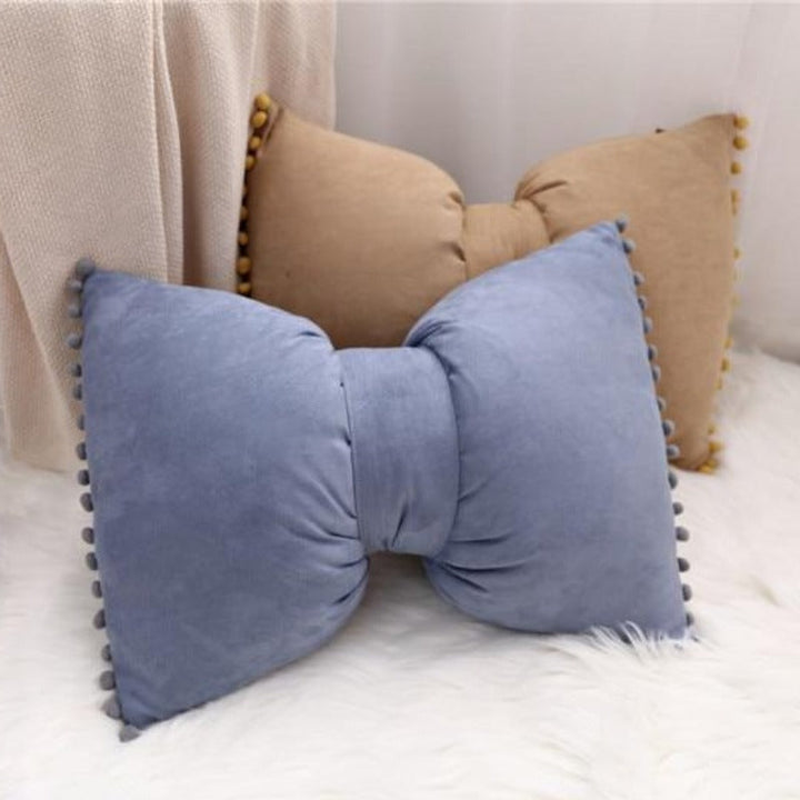 Kalsten | Bow-shaped Decorative Cushion as Decorative Accent