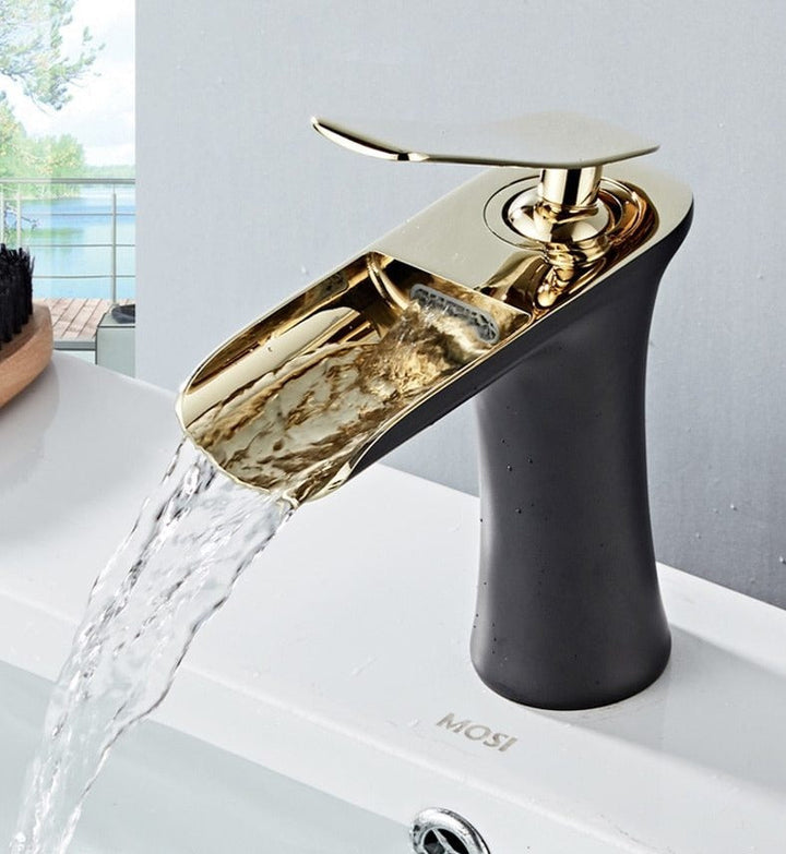 Modern Bathroom Faucet – Elegant Design