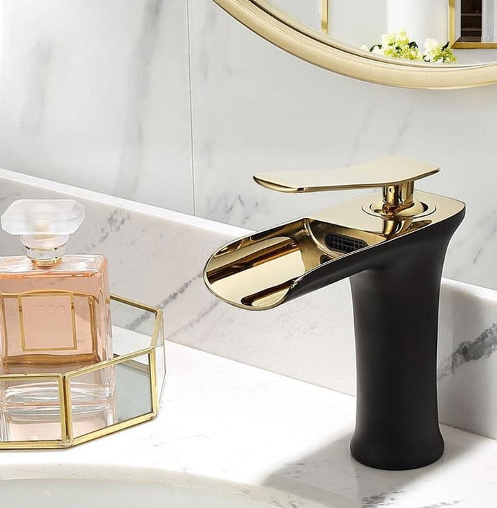 Modern Bathroom Faucet – Elegant Design