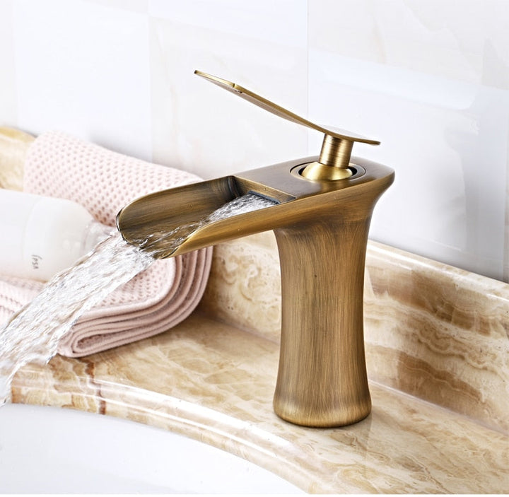 Modern Bathroom Faucet – Elegant Design