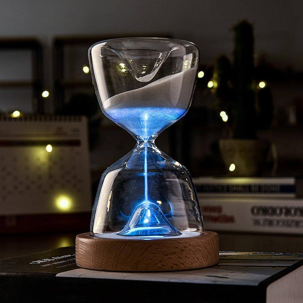 Creative Hourglass | Skanto