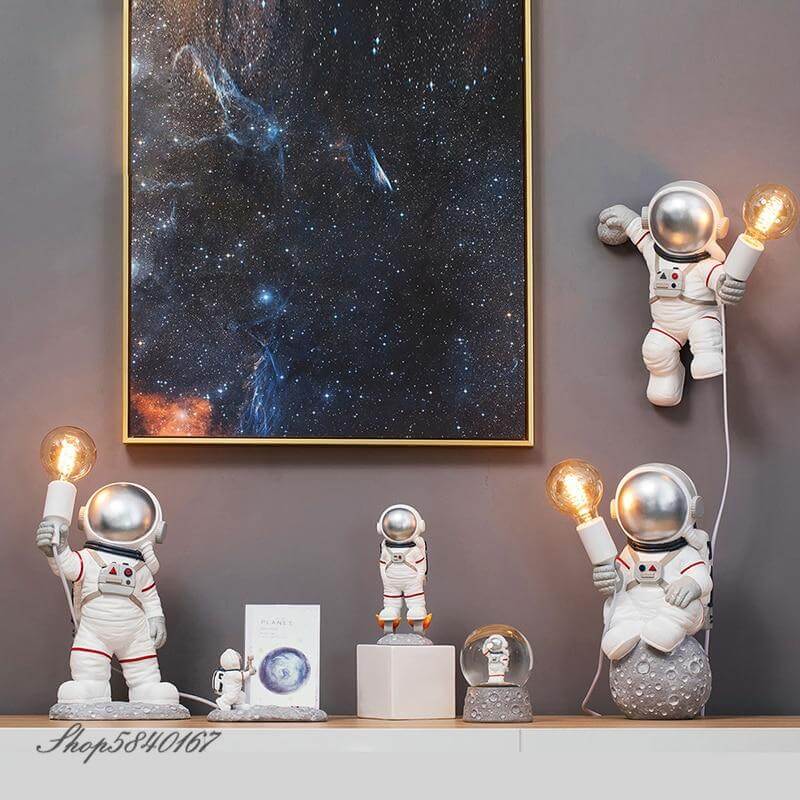 Minimal Resin Astronaut Table Lamps | Kalsten