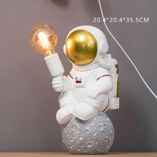 Minimal Resin Astronaut Table Lamps | Kalsten