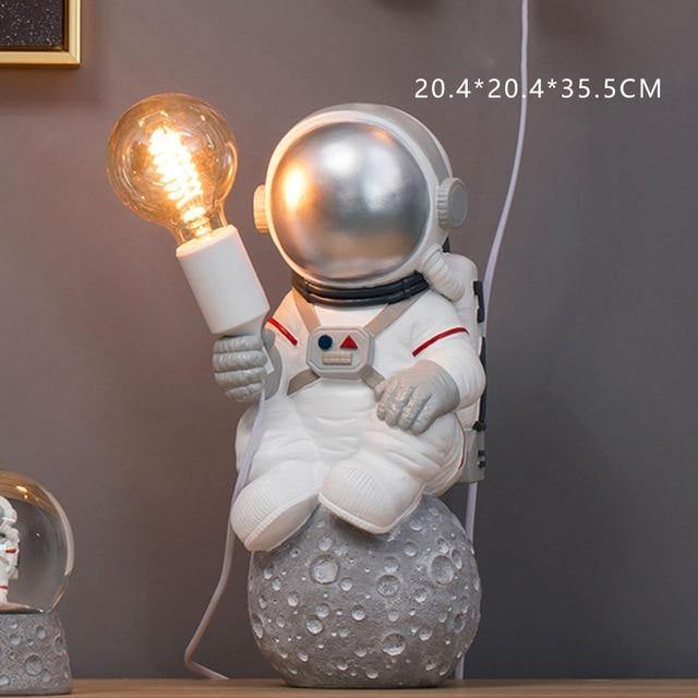 Minimal Resin Astronaut Table Lamps | Kalsten