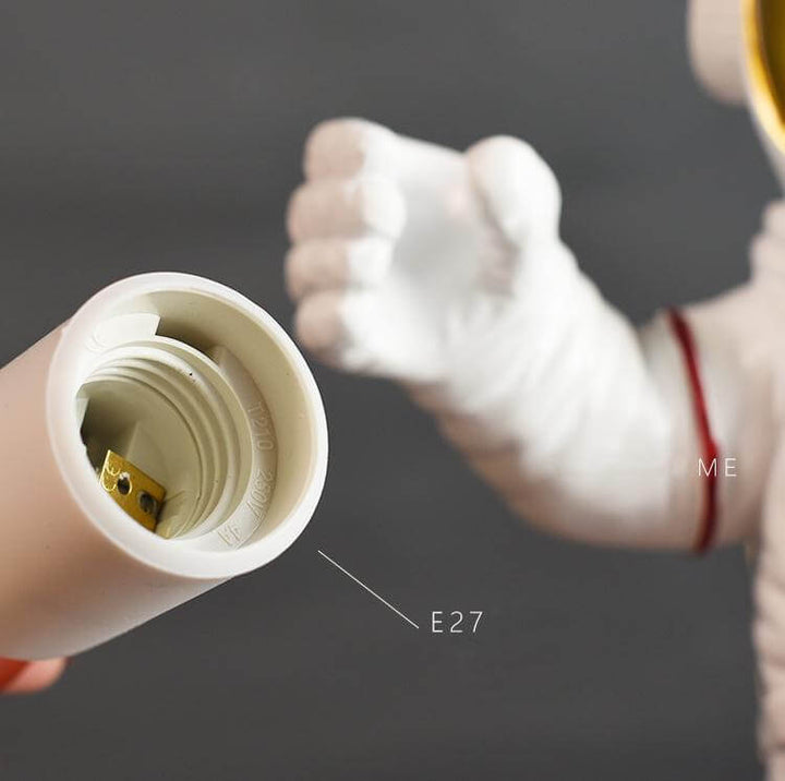 Minimal Resin Astronaut Table Lamps | Kalsten