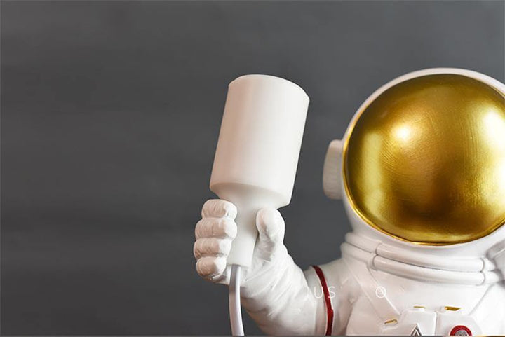 Minimal Resin Astronaut Table Lamps | Kalsten