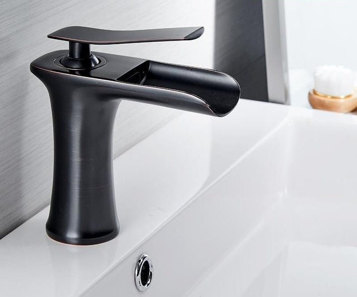 Modern Bathroom Faucet – Elegant Design