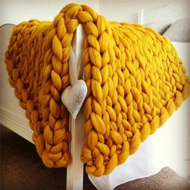 BowLift | Handmade Chunky Knit Blanket Comfy & Warm -  80 x100 cm