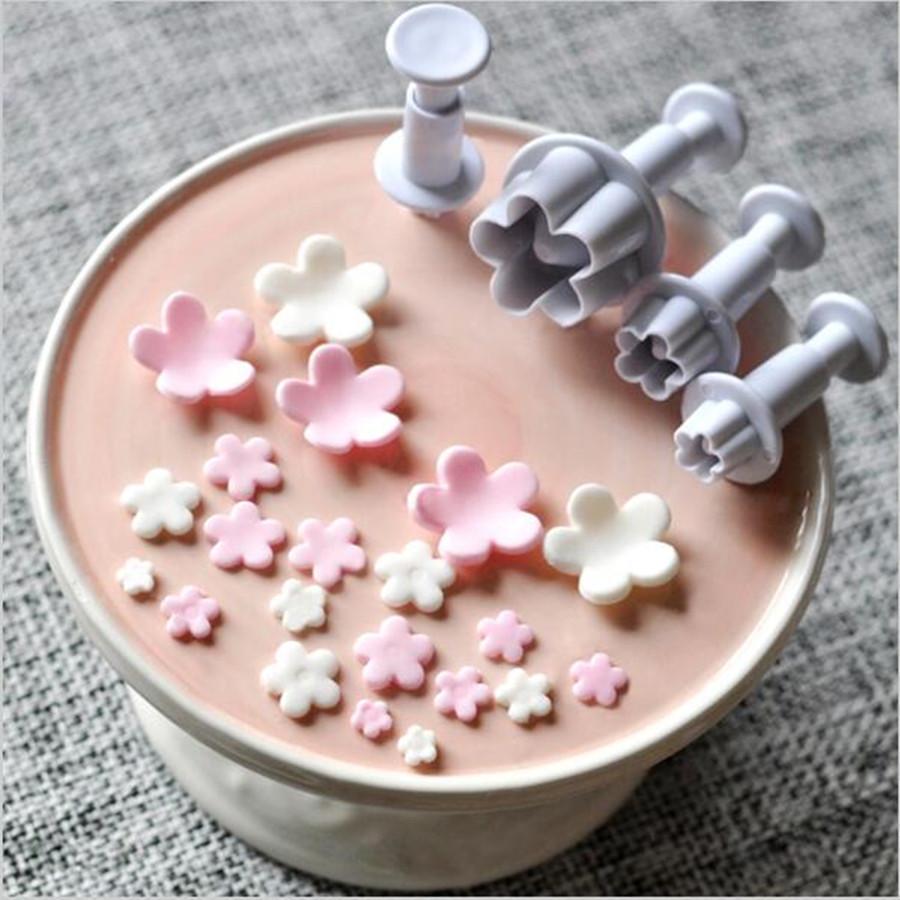 4 Piece Set - Plum Flower Shape Pastry Decorating Tools | Kalsten