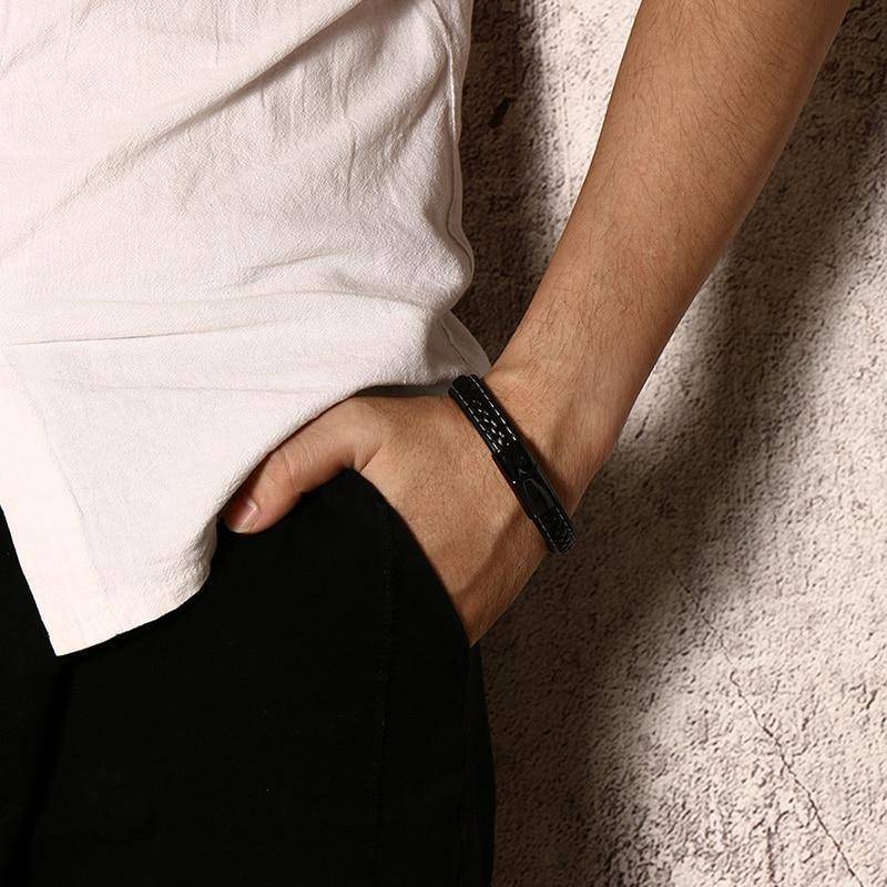 Kalsten | Mens Diabetic Medical Alert ID Bracelet - Stitched Black Leather - For Type 1 and Type 2 Diabetes