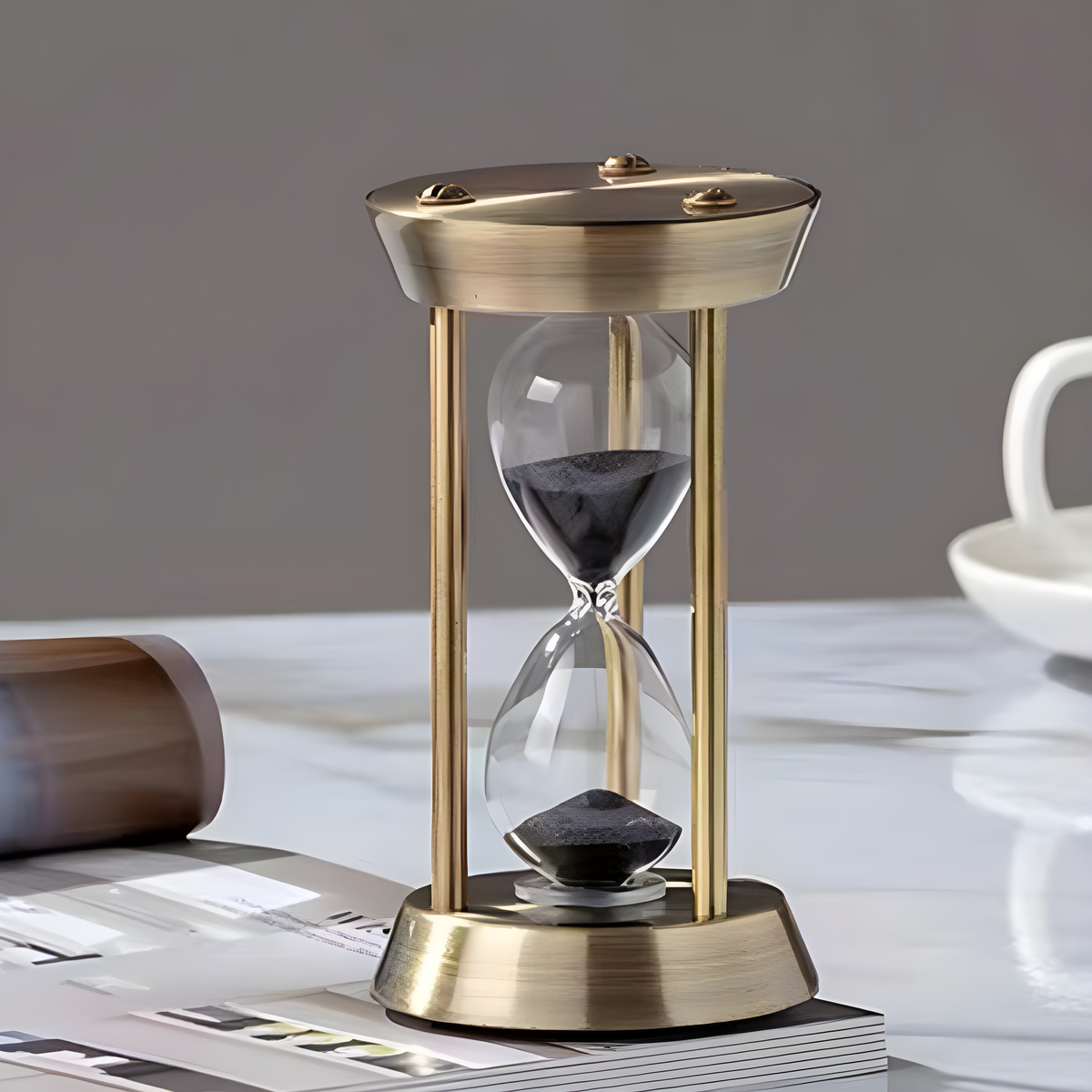 BowLift | Retro Metal Hourglass