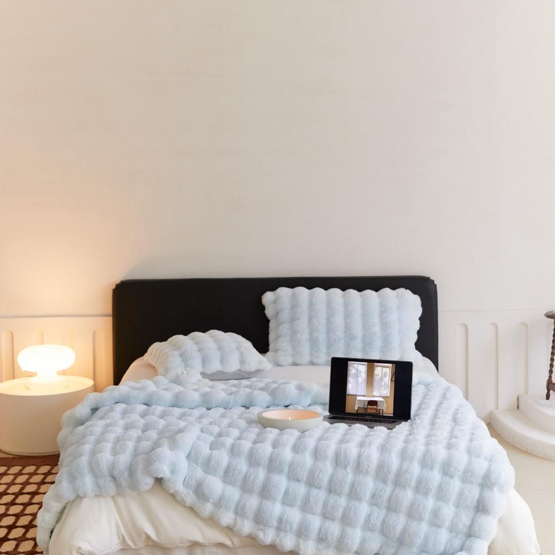 Kalsten | Bubble Winter Throw Blanket
