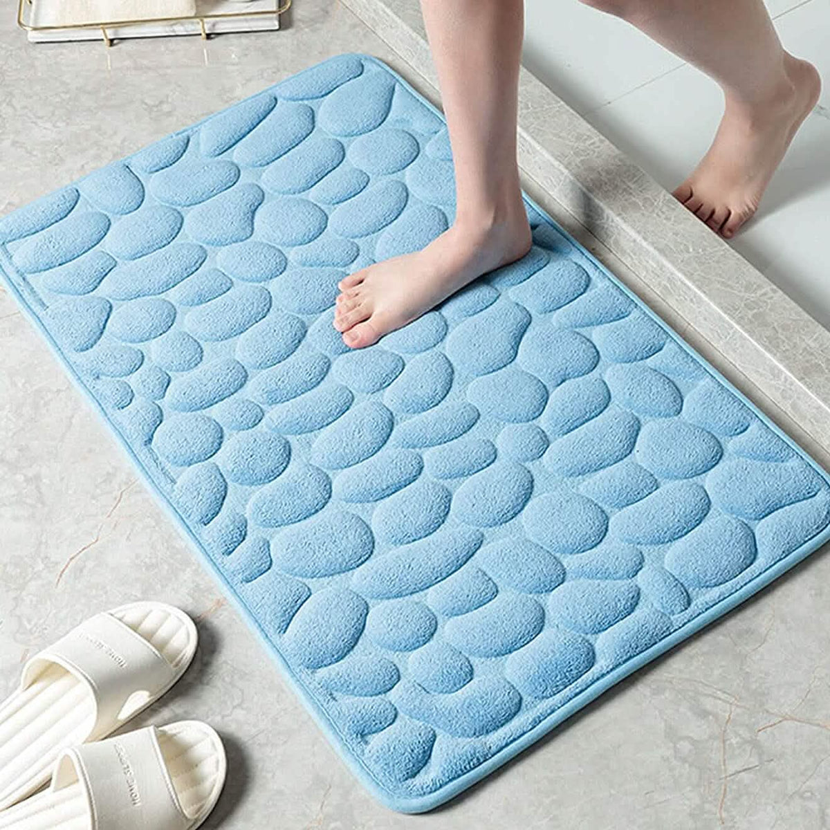 Soft memory foam bath mat with non-slip tombstone pattern