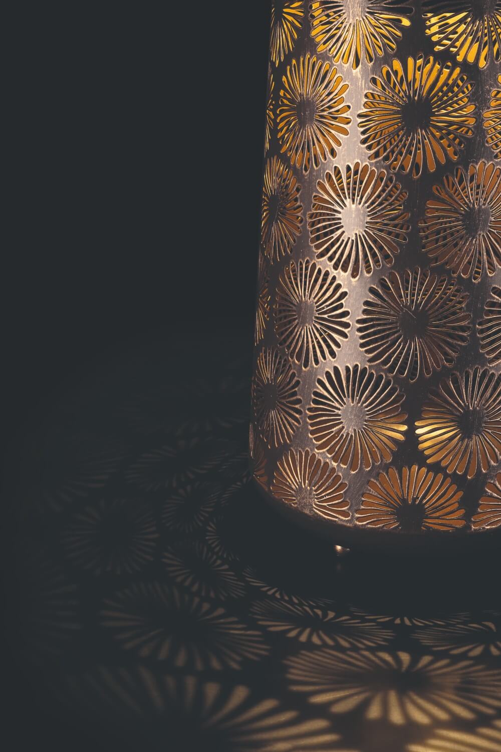 Antic Daisy - Vintage Sun Lantern for Enchanting Garden Lighting Kalsten