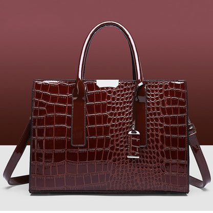 BowLift | Bag with crocodile embossing.