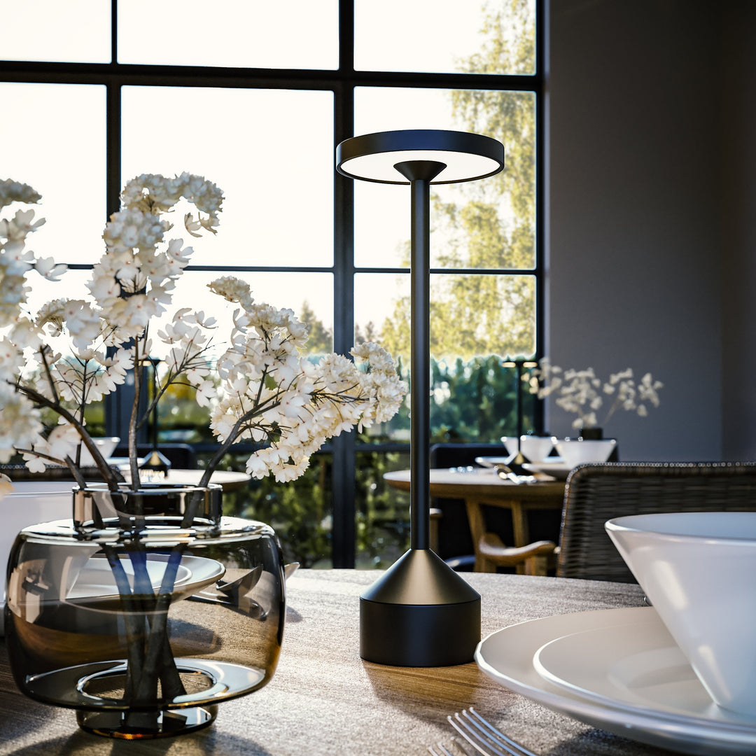 Stockholm Lighting: Elegant Wireless Table Lamp with Dimmer Function Kalsten