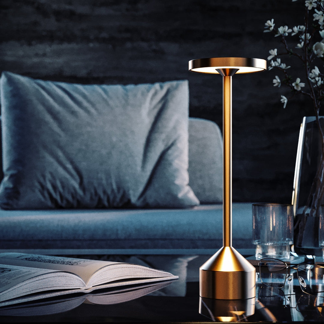 Stockholm Lighting: Elegant Wireless Table Lamp with Dimmer Function Kalsten