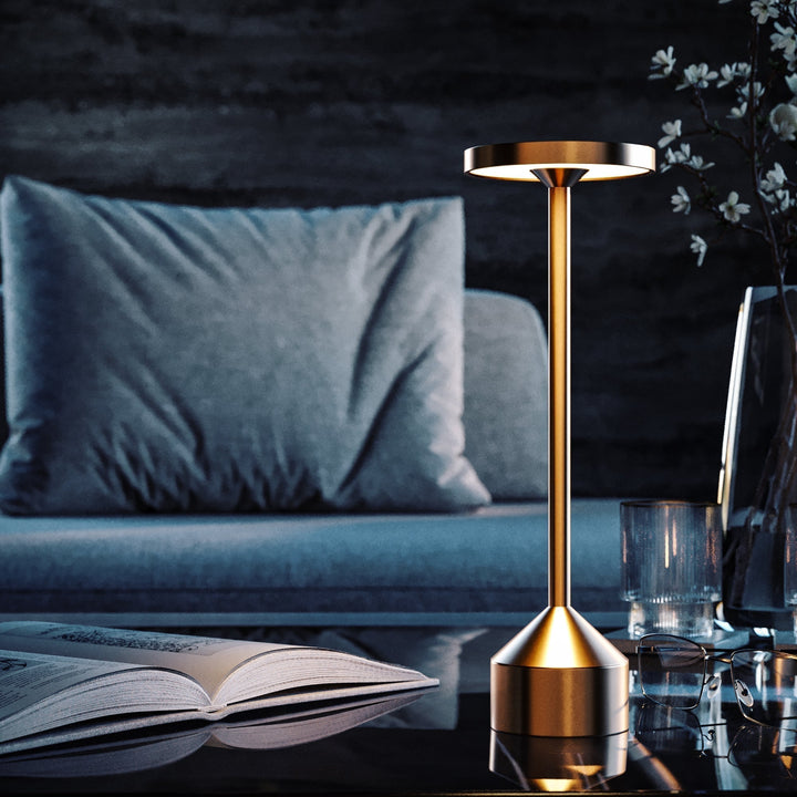 Stockholm Lighting: Elegant Wireless Table Lamp with Dimmer Function Kalsten