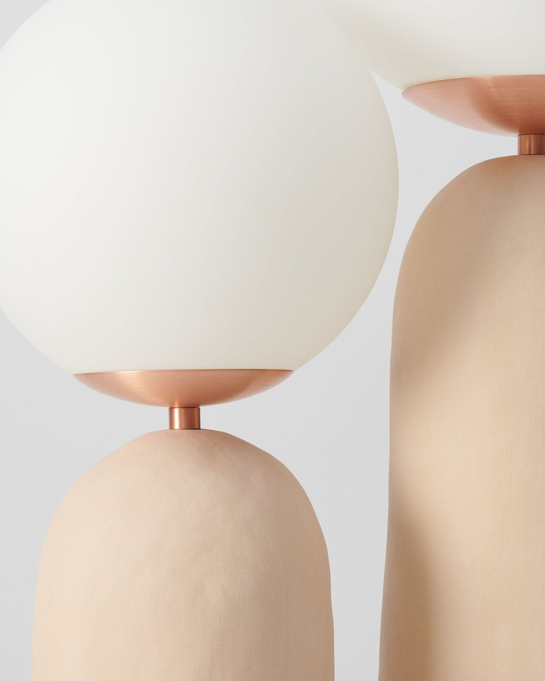 Contemporary Style Table Lamp with Natural Accent | Kalsten