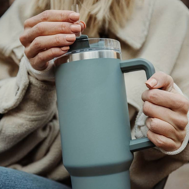 Tumbler Thermo mug 1200 ml with handle, lid and straw | Kalsten