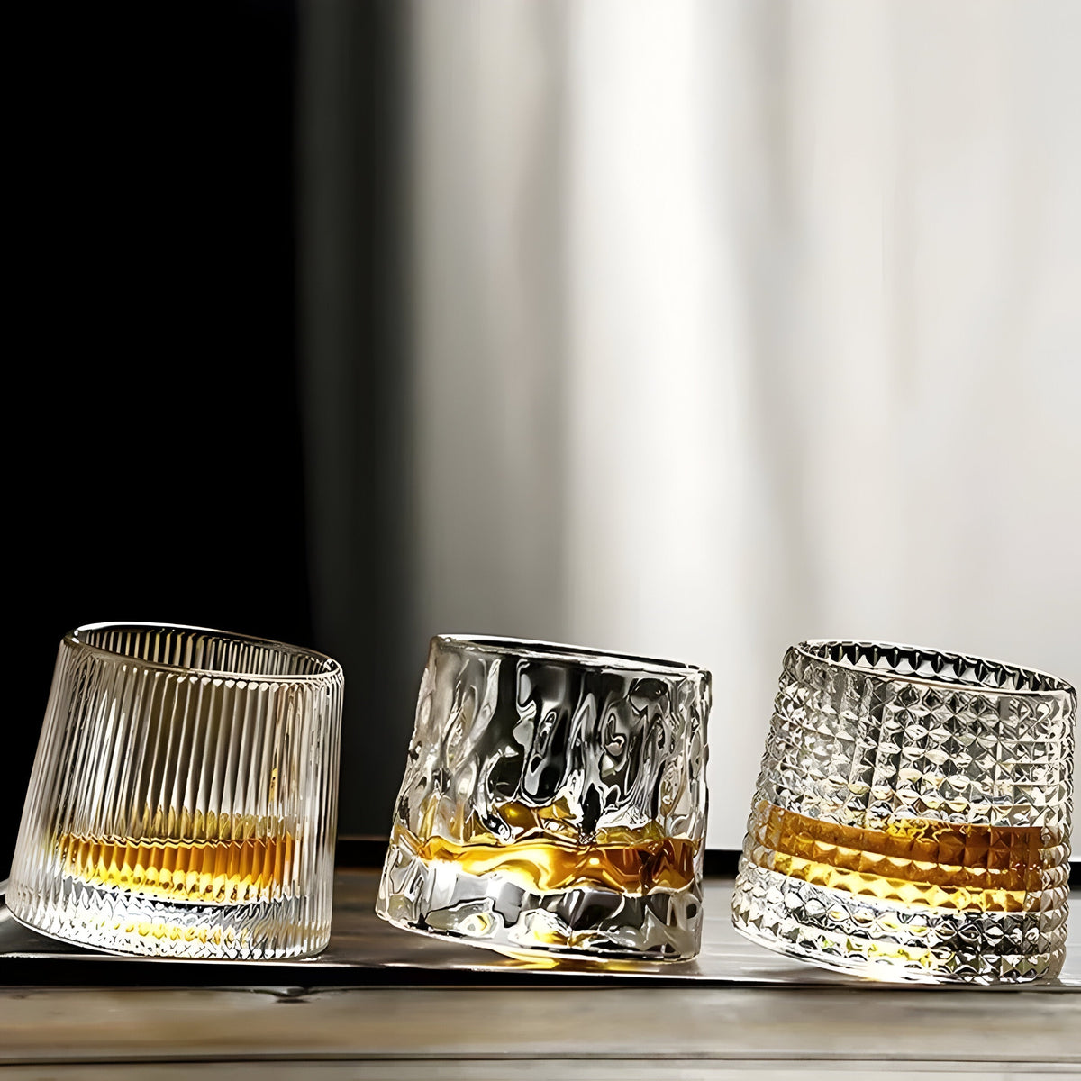 360° Rotating Whisky Glass – Textured Design for Stylish Drinking Enjoyment