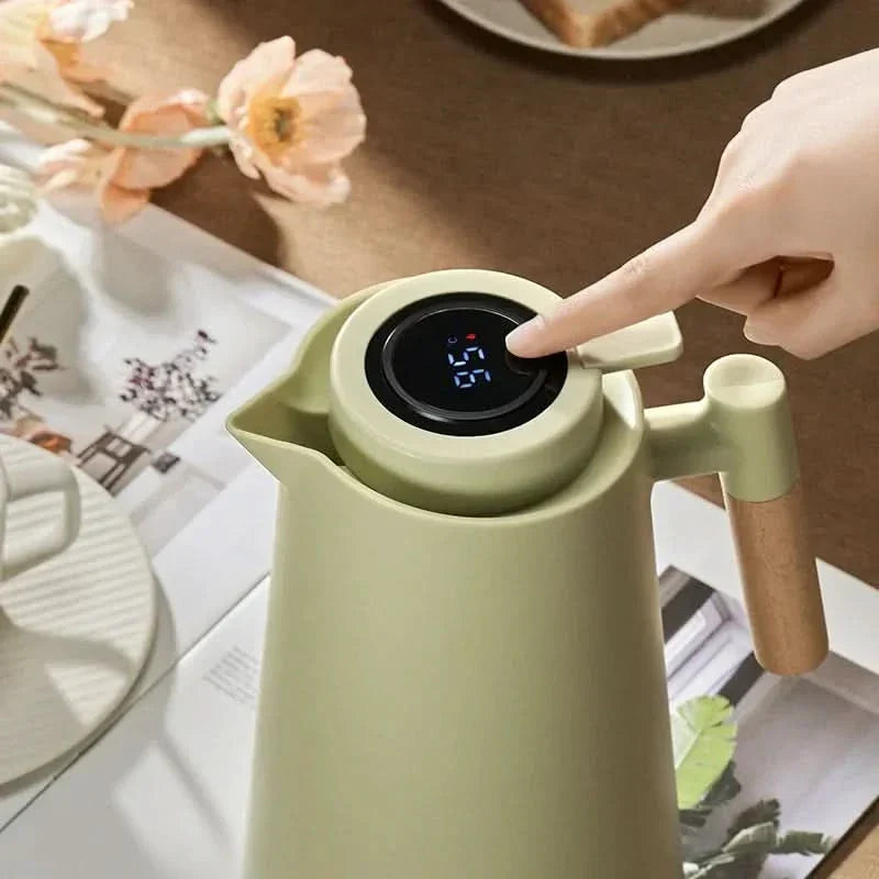 Skanto | Insulated Glass Carafe – Temperature Display & Wood Handle