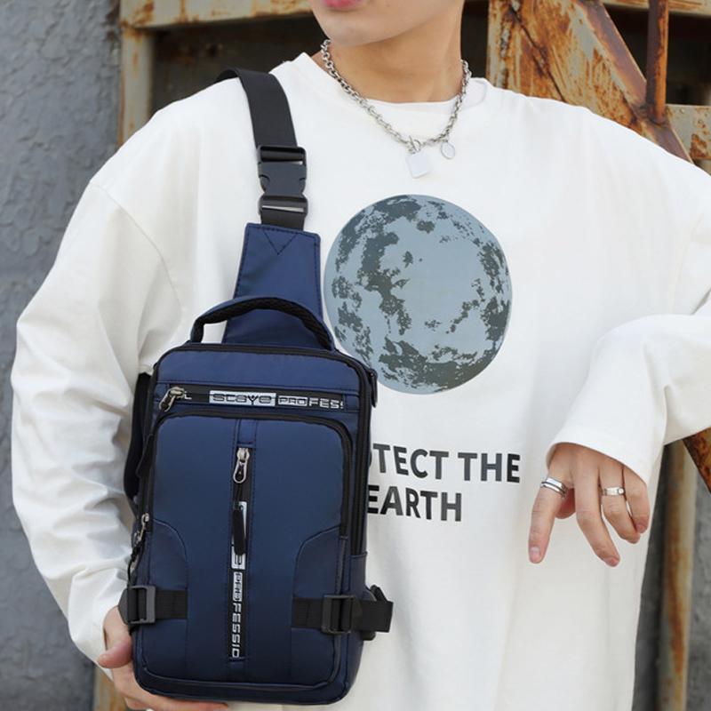 Shoulder bag with USB charger | Kalsten