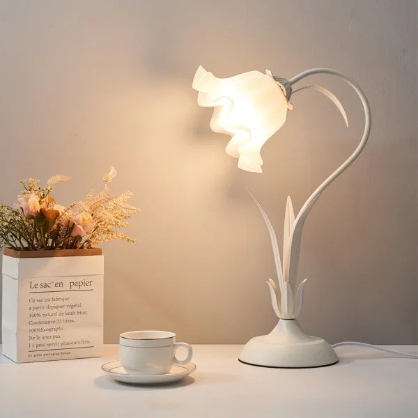 BloomBeam - Adjustable Retro Table Lamp | Kalsten
