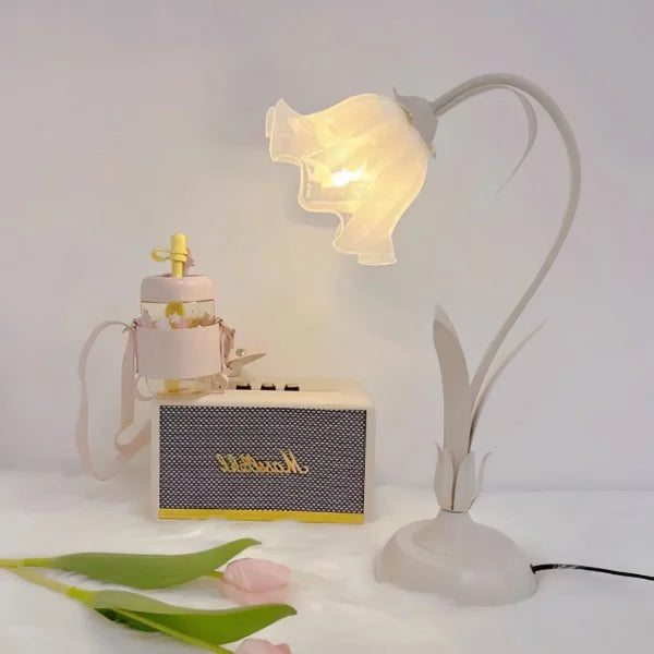 BloomBeam - Adjustable Retro Table Lamp | Kalsten