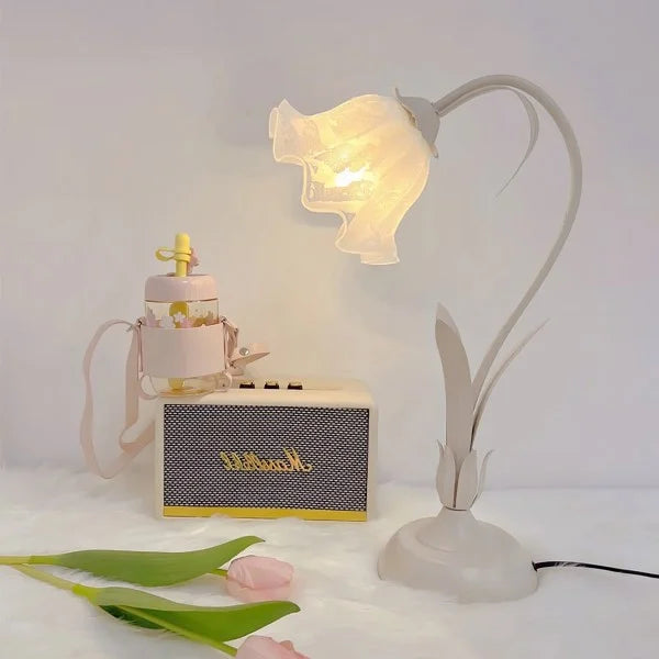 BloomBeam - Adjustable Retro Table Lamp | Kalsten