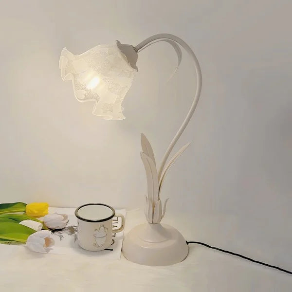 BloomBeam - Adjustable Retro Table Lamp | Kalsten