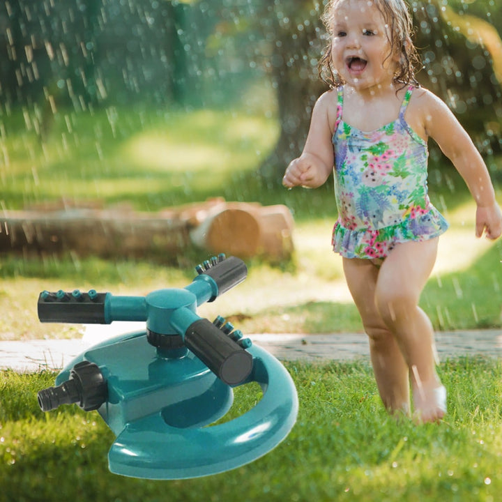 Three-arm sprinkler on base | Kalsten