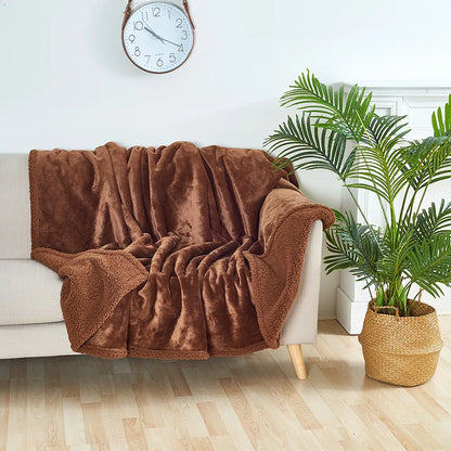 Skanto | CozyGuard Waterproof Blanket – Reversible, Stain-Resistant & Soft Plush Design