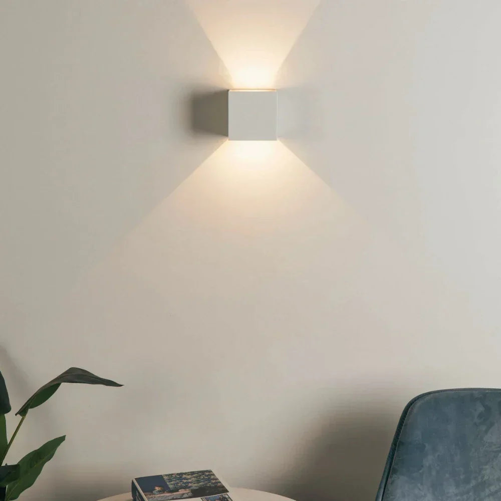 Adjustable Black Cube LED Wall Lamp Kalsten