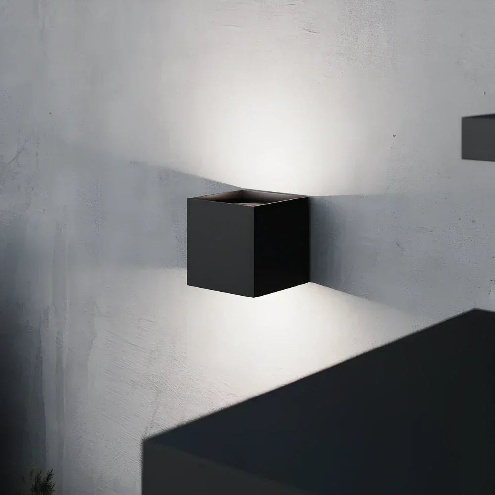 Adjustable Black Cube LED Wall Lamp Kalsten