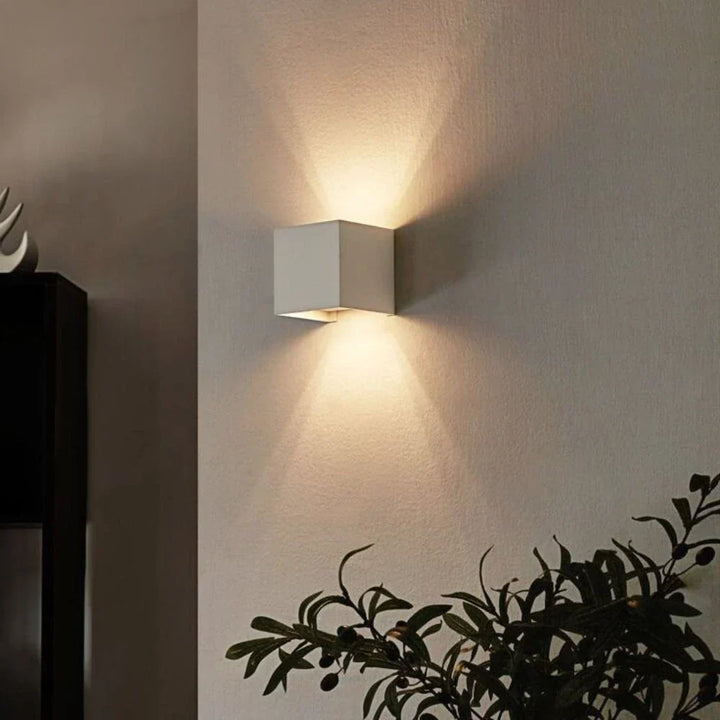 Adjustable Black Cube LED Wall Lamp Kalsten