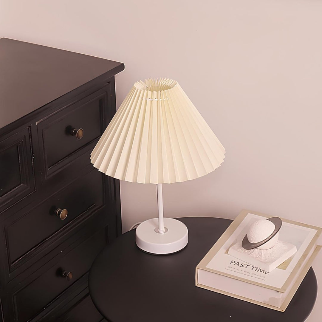 Pleatique Table Lamp | Kalsten