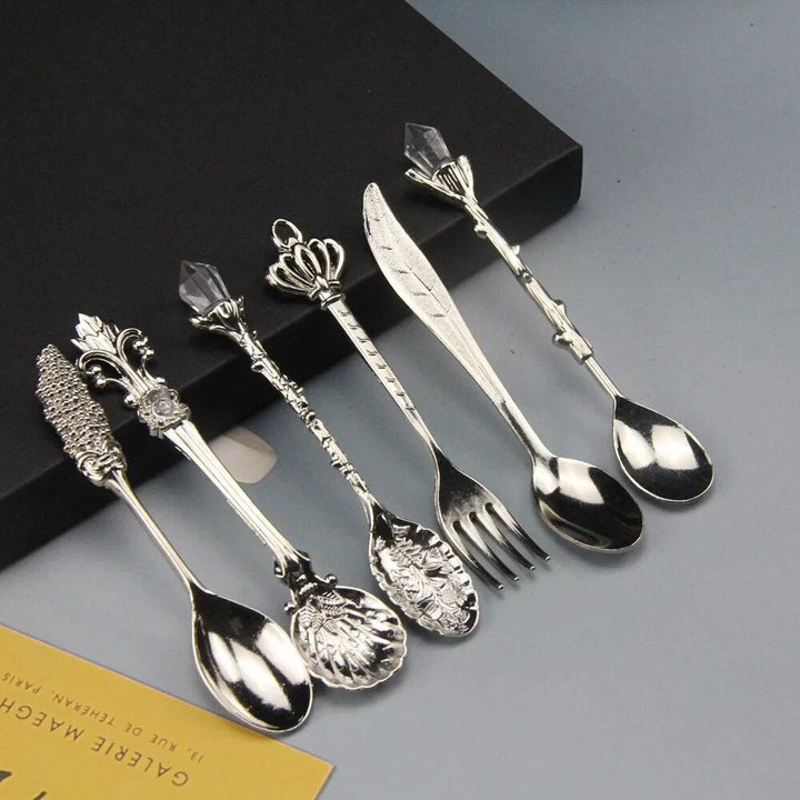 Vintage Engraved Teaspoon – Classic Elegance for Your Table Kalsten