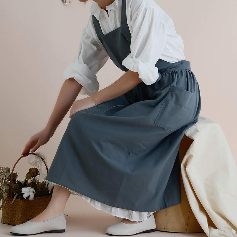 Skanto | Waterproof Cotton Apron with Handy Pockets - ChefMate