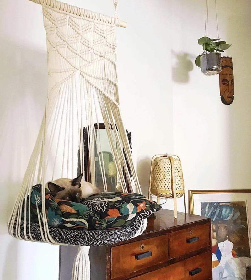 BowLift | Macrame Wall Hanging Cat Bed