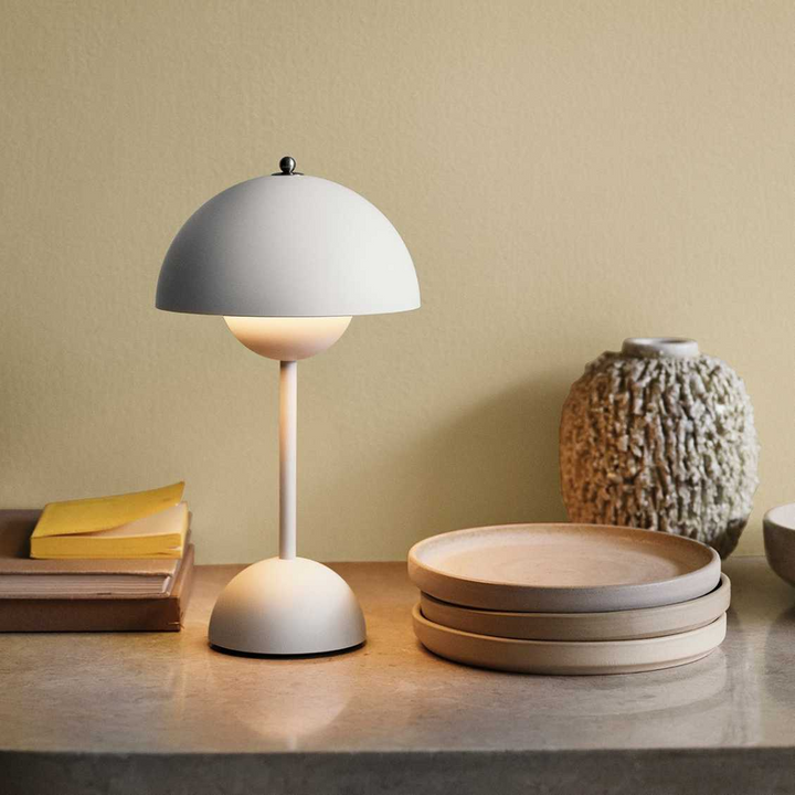Lunarglo | LED table lamp | Kalsten